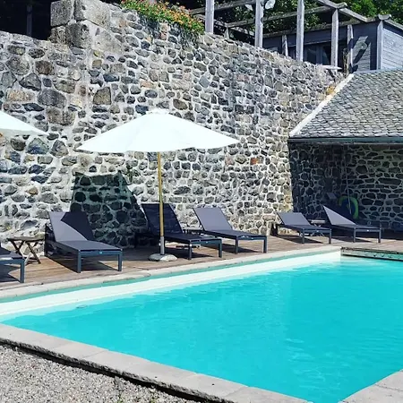 Hébergement de vacances De Rigoulac Le Four Bouyssounouse