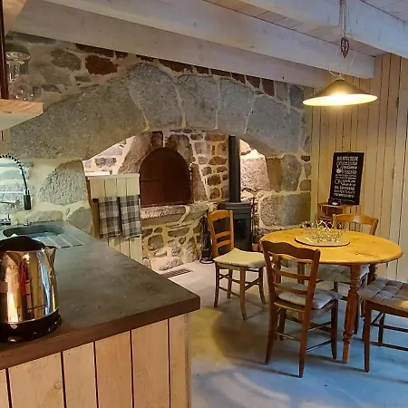 De Rigoulac Le Four 펜션 Bouyssounouse