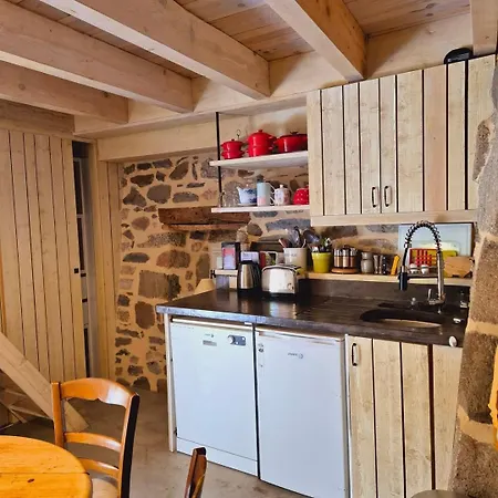 펜션 De Rigoulac Le Four Bouyssounouse